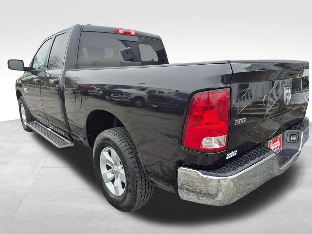 Used 2017 RAM 1500 Classic SLT image 4