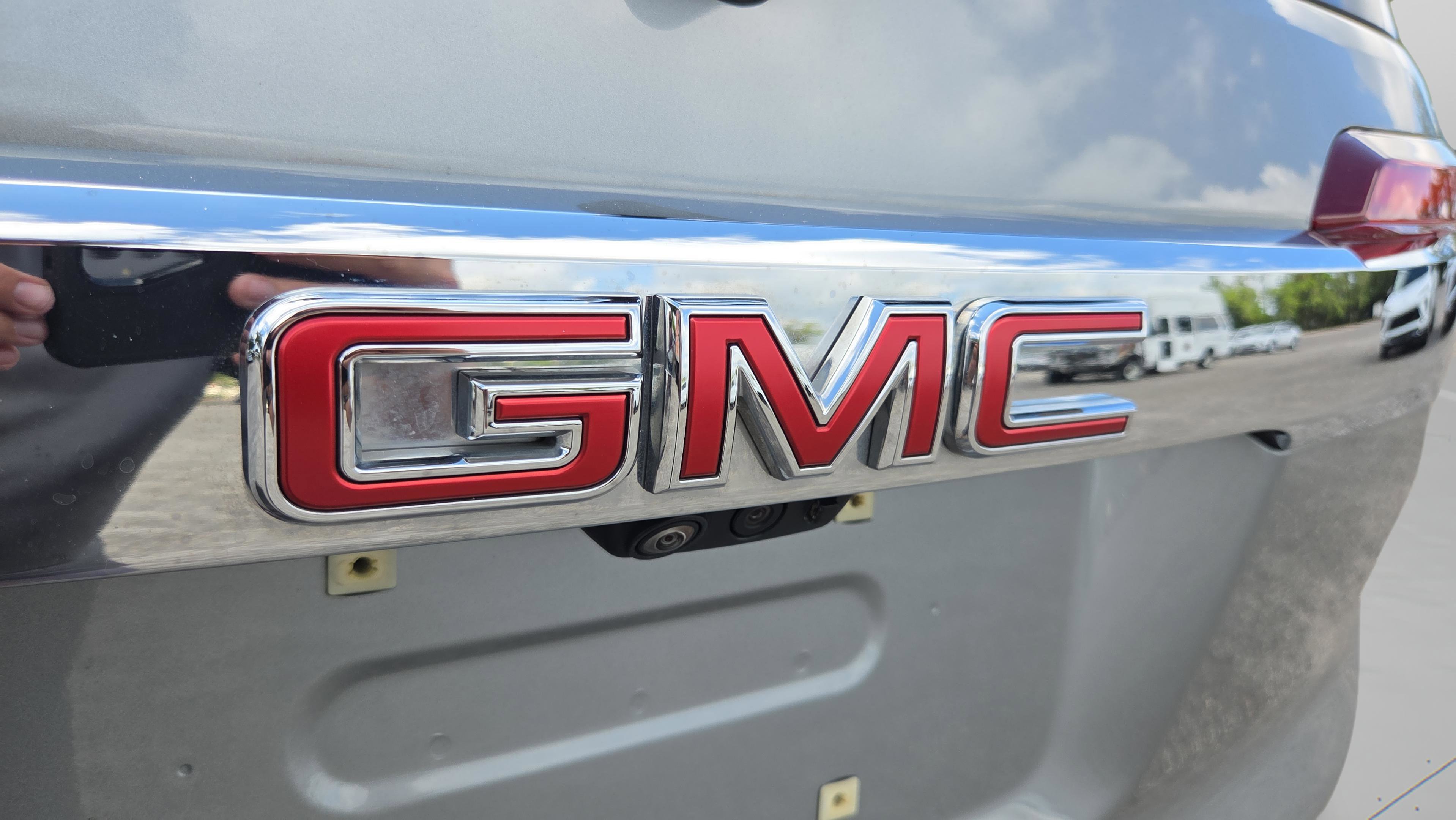 Used 2023 GMC Acadia Denali w/ Denali Ultimate Package FWD image 33