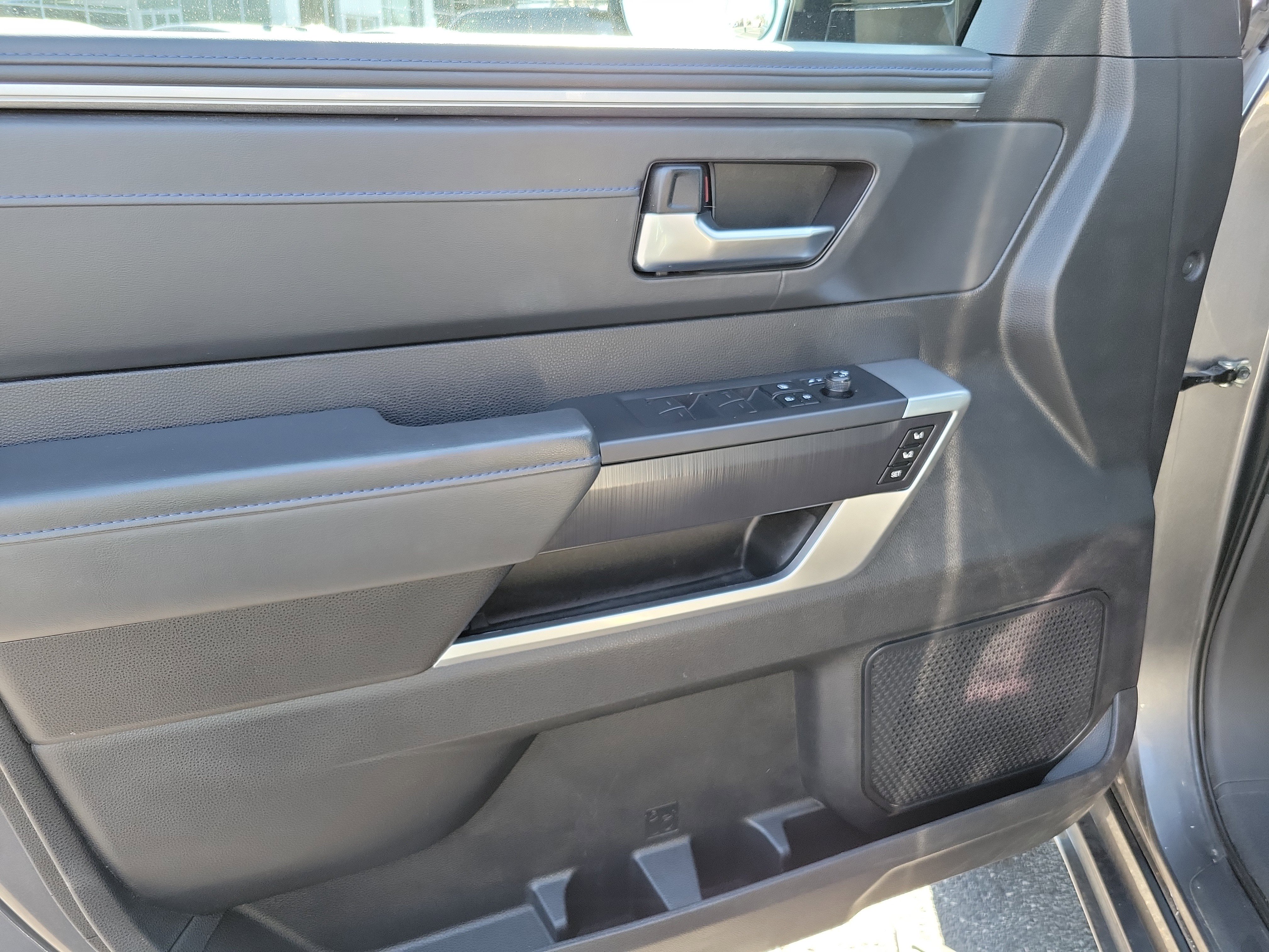 Used 2023 Toyota Tundra Platinum w/ Advanced Package image 19