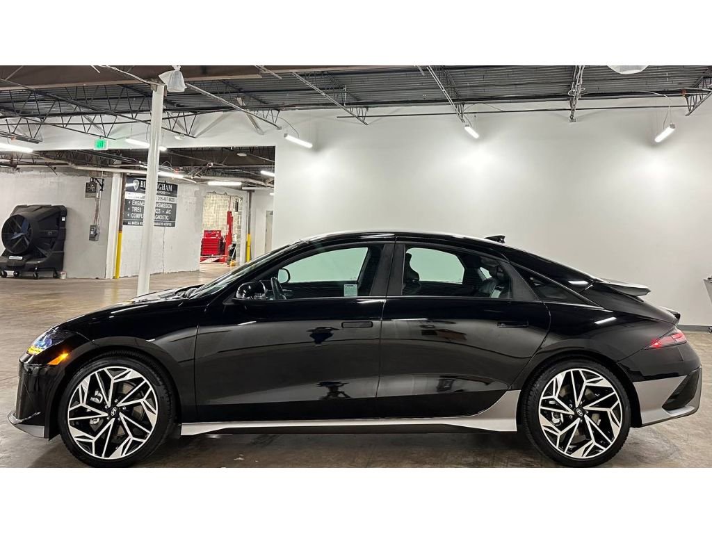 Used 2025 Hyundai Ioniq 6 SEL image 8