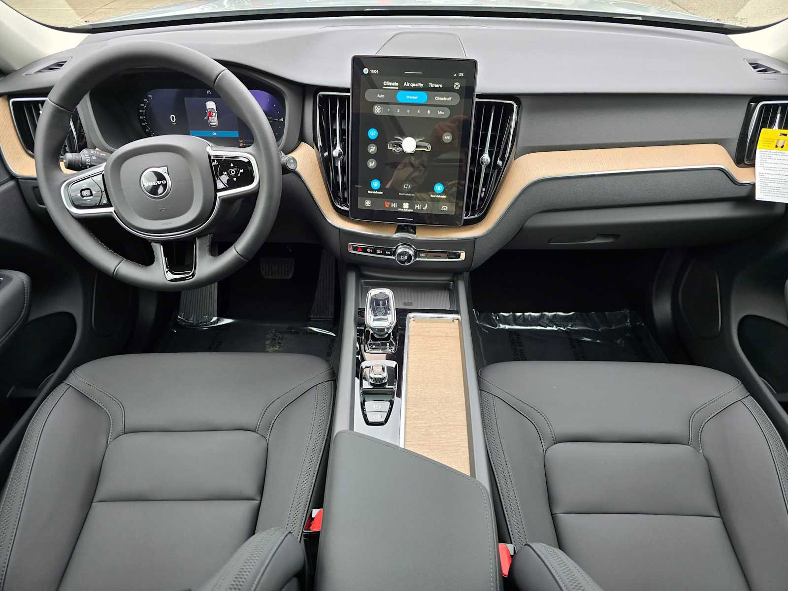 New 2026 Volvo XC60 T8 Plus w/ Protection Package Premier image 18