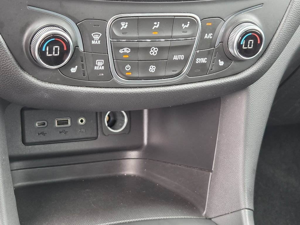 Used 2024 Chevrolet Equinox LT FWD image 23