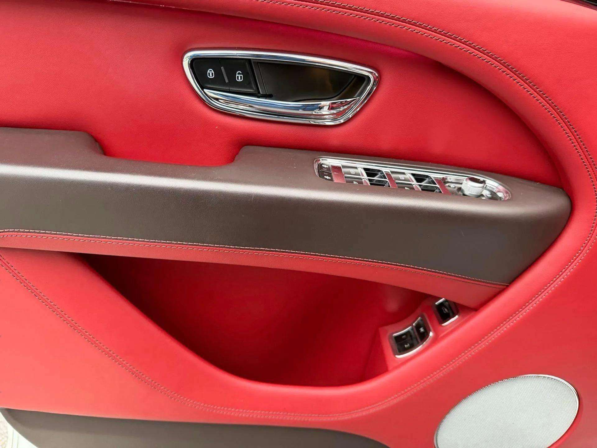 Certified 2022 Bentley Bentayga image 22