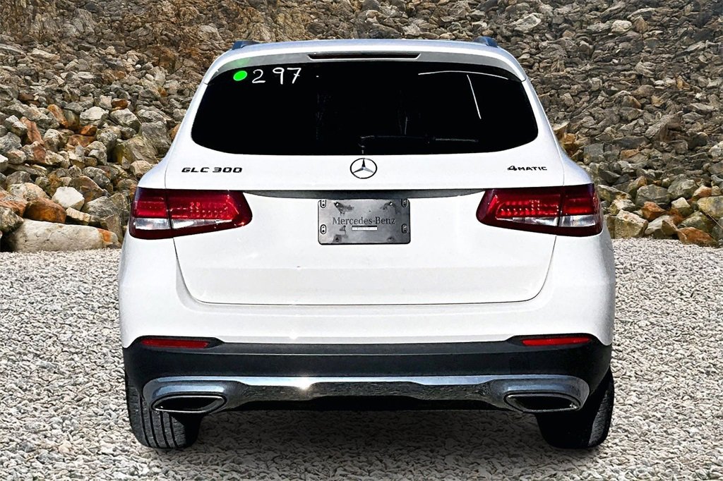 Used 2018 Mercedes-Benz GLC 300 4MATIC image 4