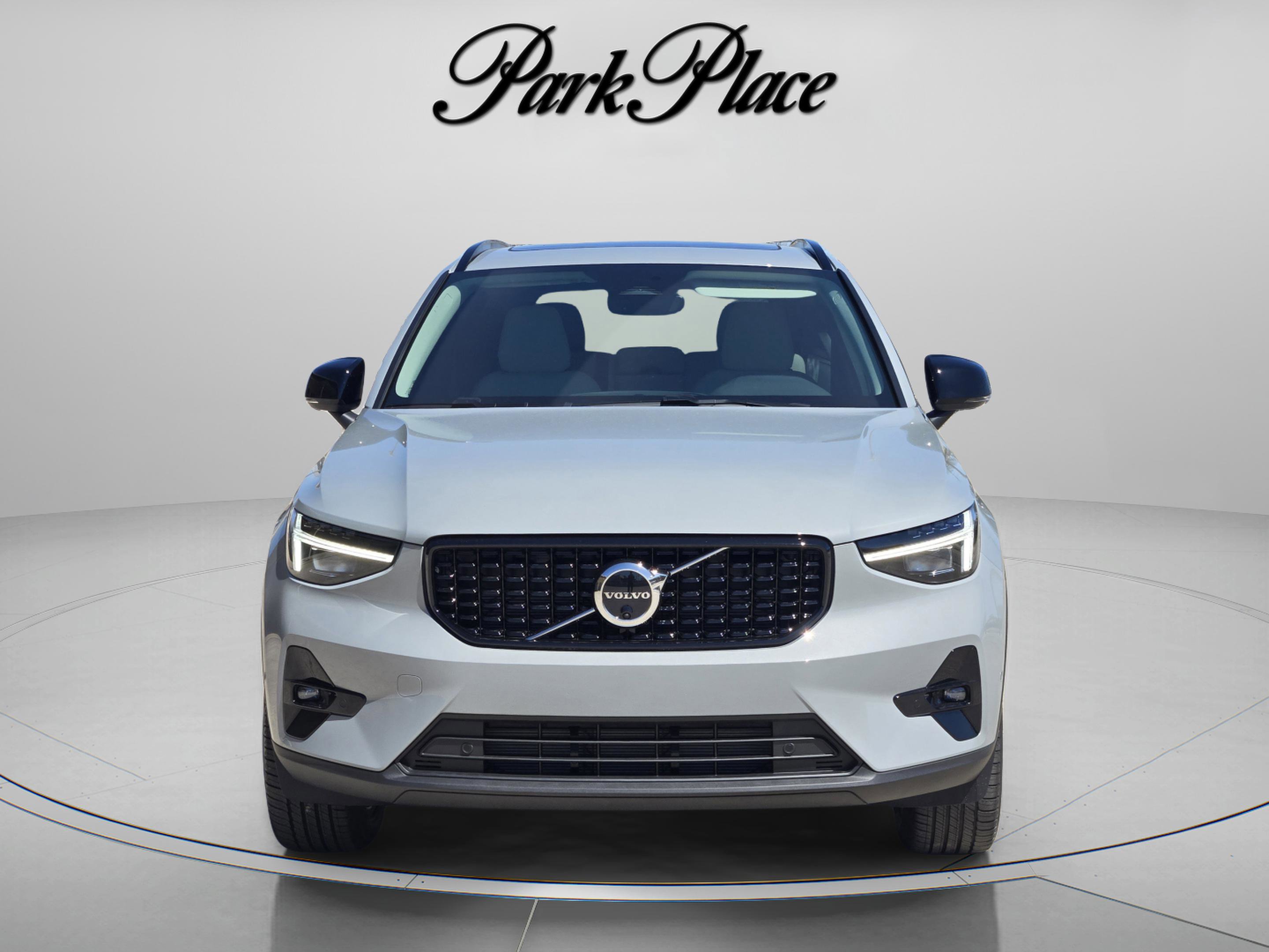 New 2026 Volvo XC40 B5 Plus w/ Protection Package Premier image 11