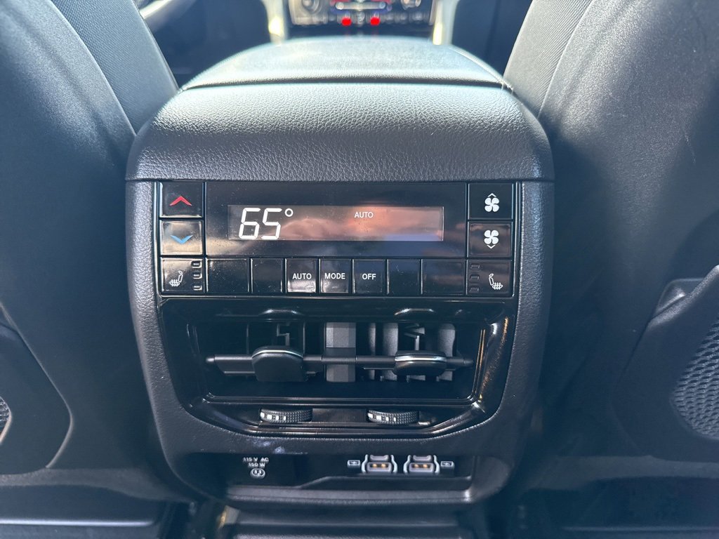 Used 2023 Jeep Grand Cherokee L Limited w/ Black Appearance Package image 24