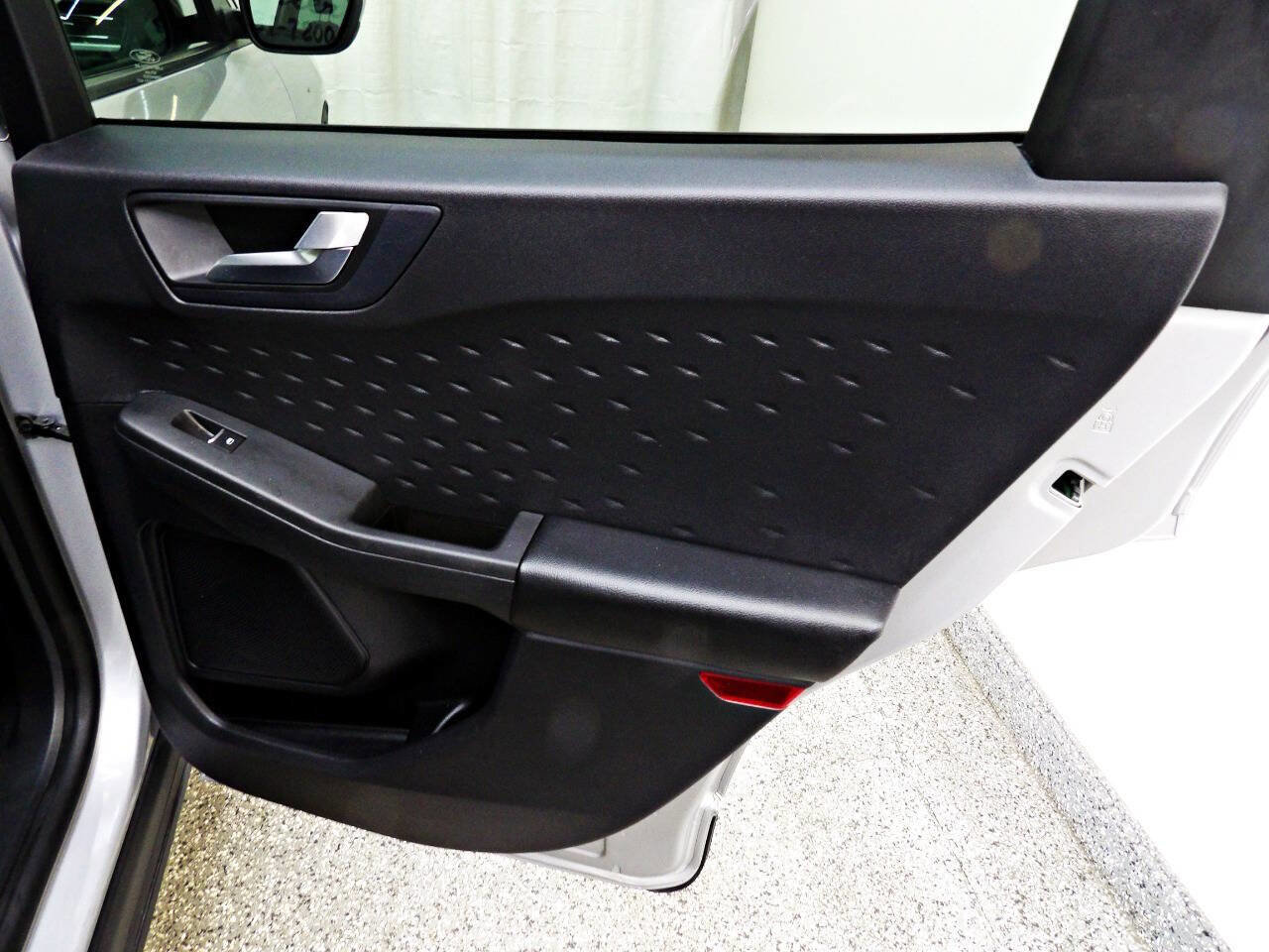 Used 2020 Ford Escape SEL image 12