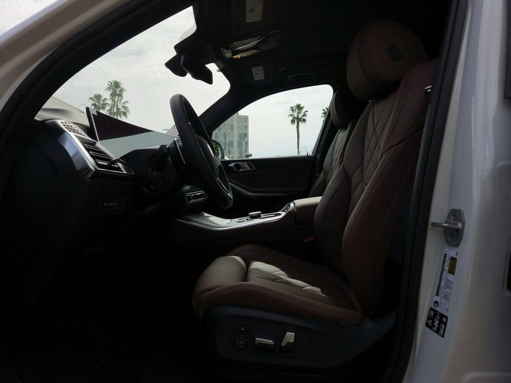 New 2026 BMW X5 xDrive40i w/ Parking Assistance Package AWD/4WD image 9