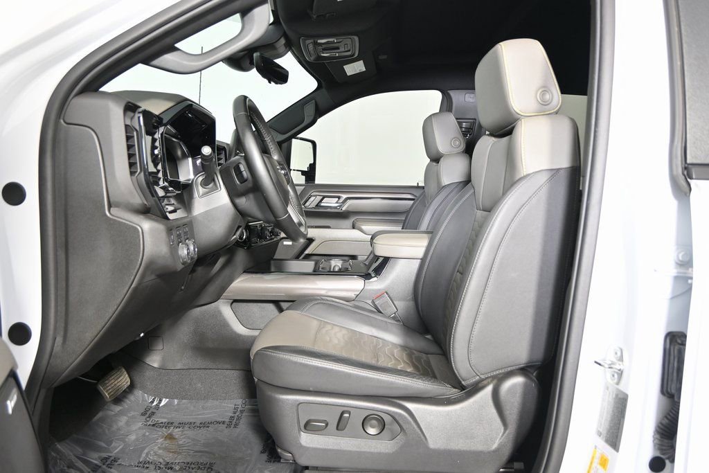 Used 2024 Chevrolet Silverado 2500 ZR2 w/ Technology Package image 21