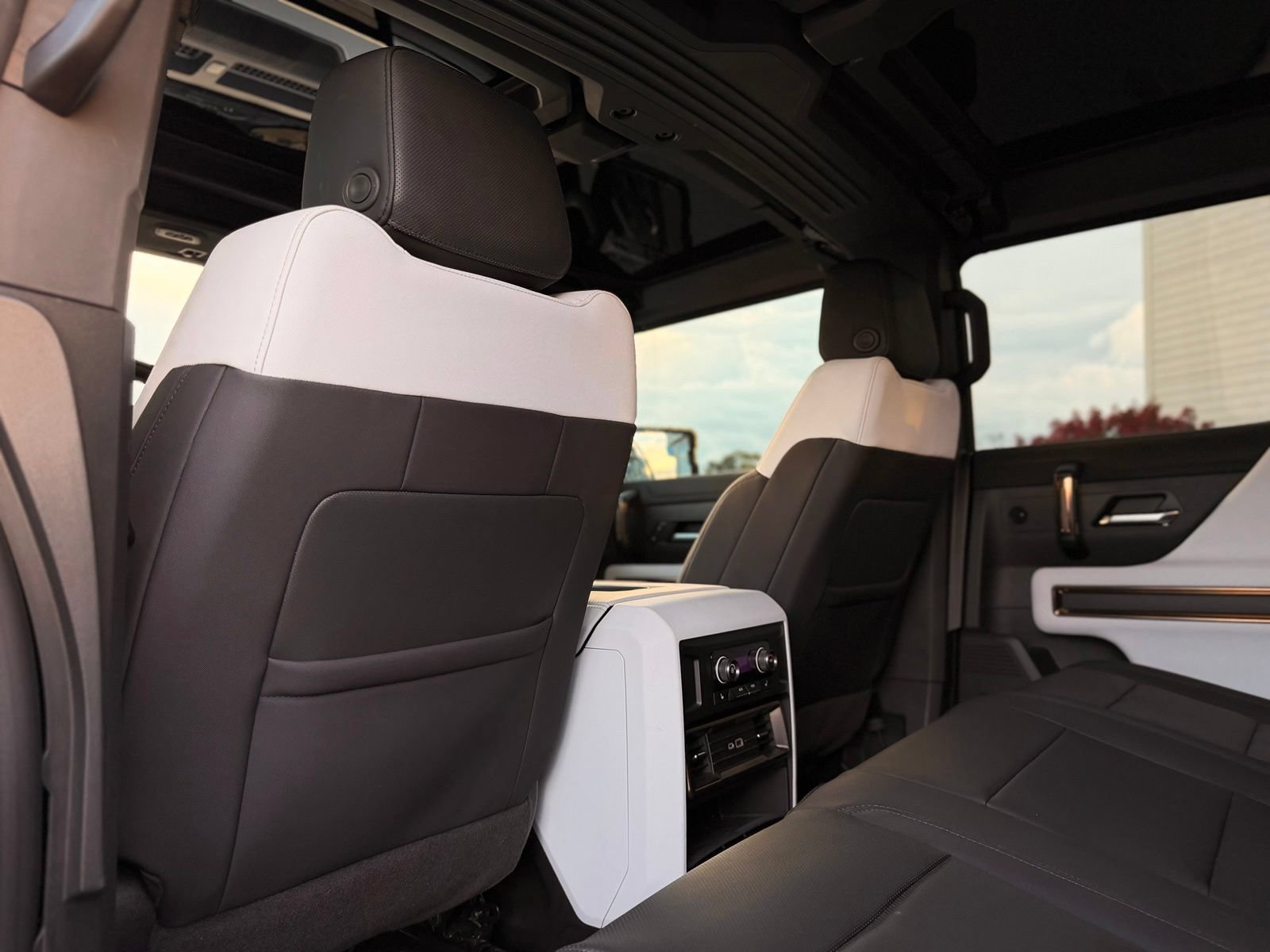 Used 2024 GMC Hummer EV 2X w/ Extreme Off-Road Package AWD/4WD image 28