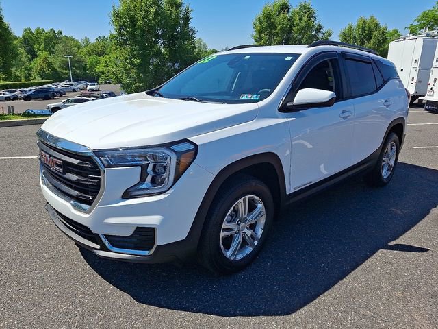 Used 2022 GMC Terrain SLE w/ Driver Convenience Package AWD/4WD image 3