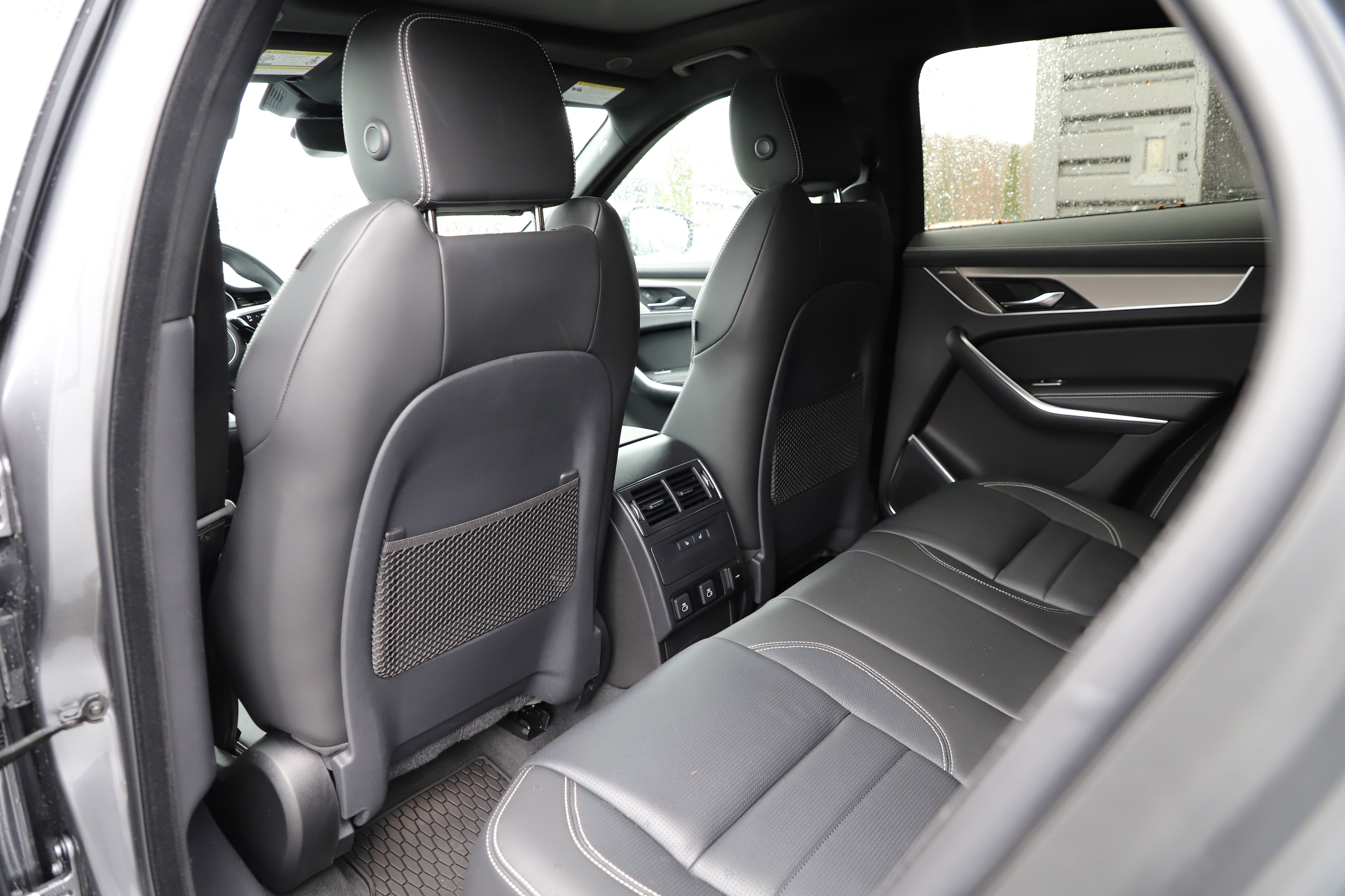 Certified 2025 Jaguar F-PACE R-Dynamic S image 16