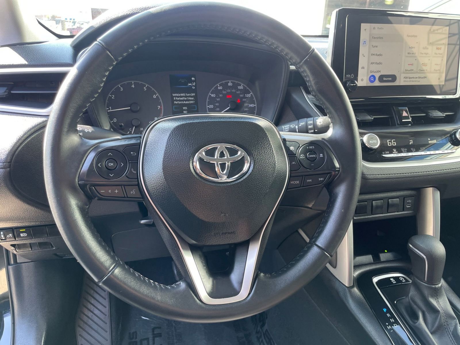 Used 2025 Toyota Corolla Cross LE image 28