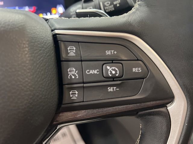 Used 2022 Jeep Grand Cherokee Altitude AWD/4WD image 21
