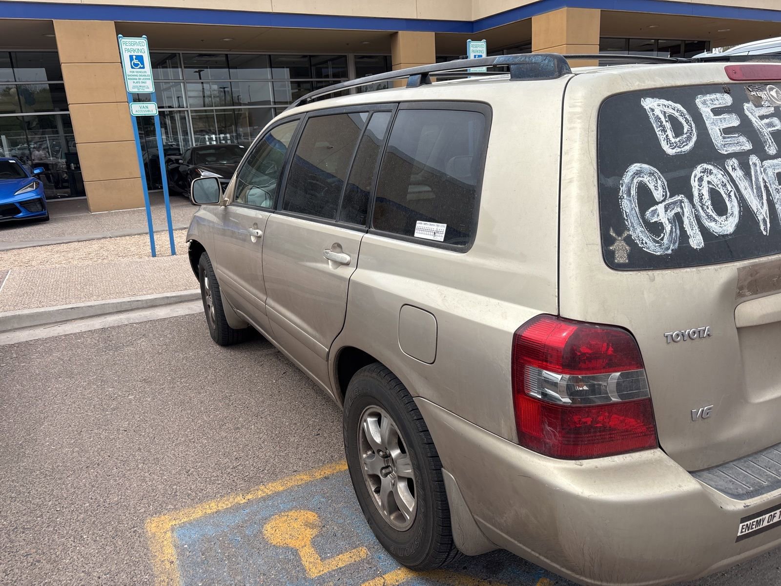 Used 2006 Toyota Highlander w/ 3rd Row FWD image 6