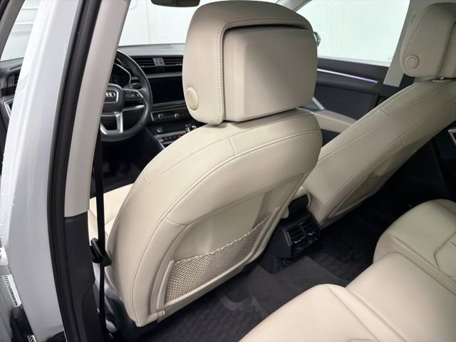 Used 2022 Audi Q3 2.0T Premium Plus w/ Premium Plus Package image 23