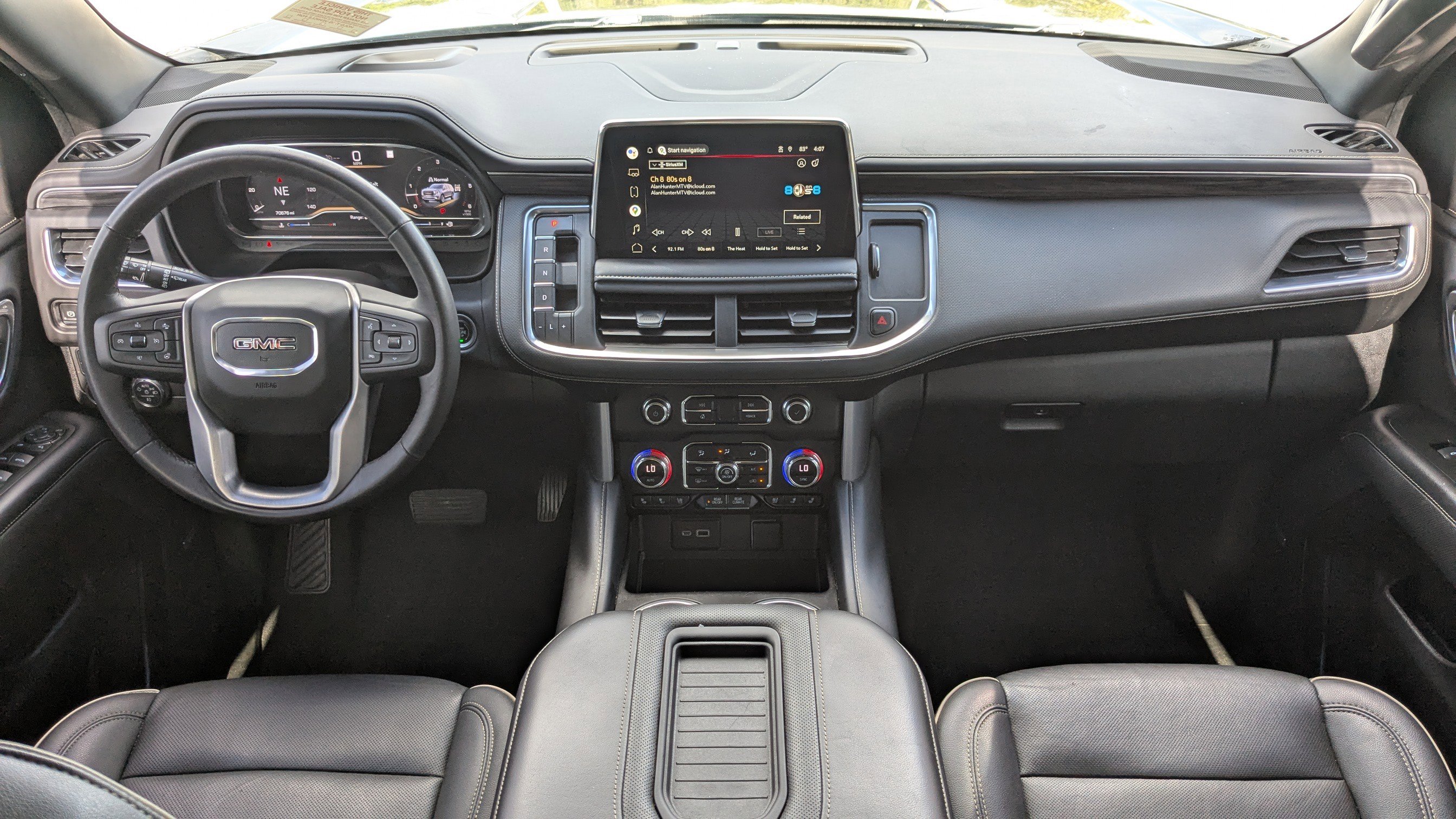 Used 2022 GMC Yukon SLT w/ SLT Premium Package image 18