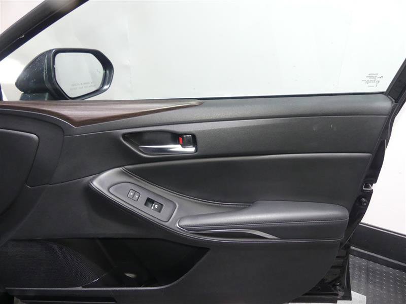 Used 2021 Toyota Avalon XLE FWD image 18