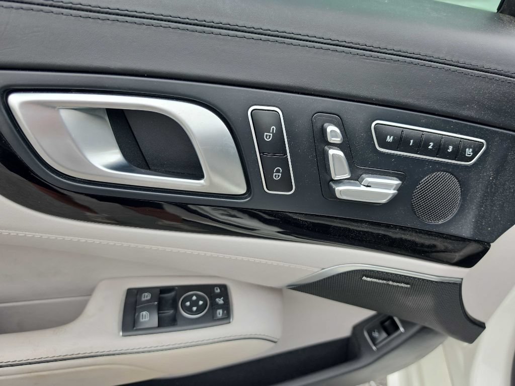 Used 2019 Mercedes-Benz SL 550 w/ Driver Assistance Package image 19