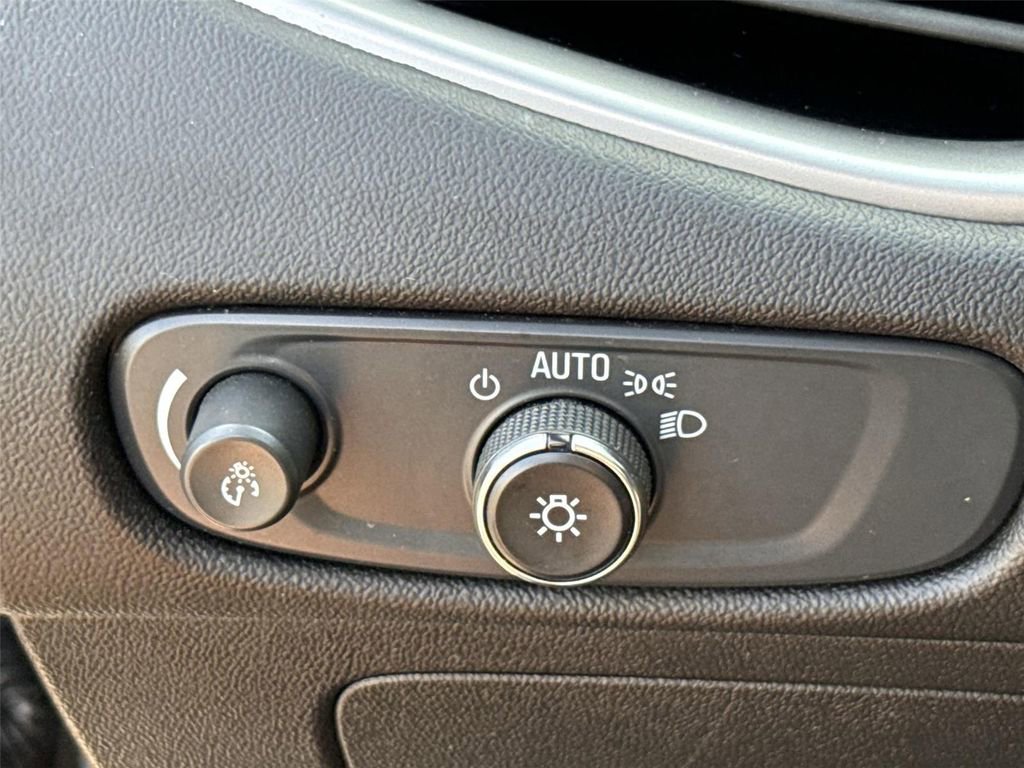 Used 2025 Chevrolet Malibu LT FWD image 15