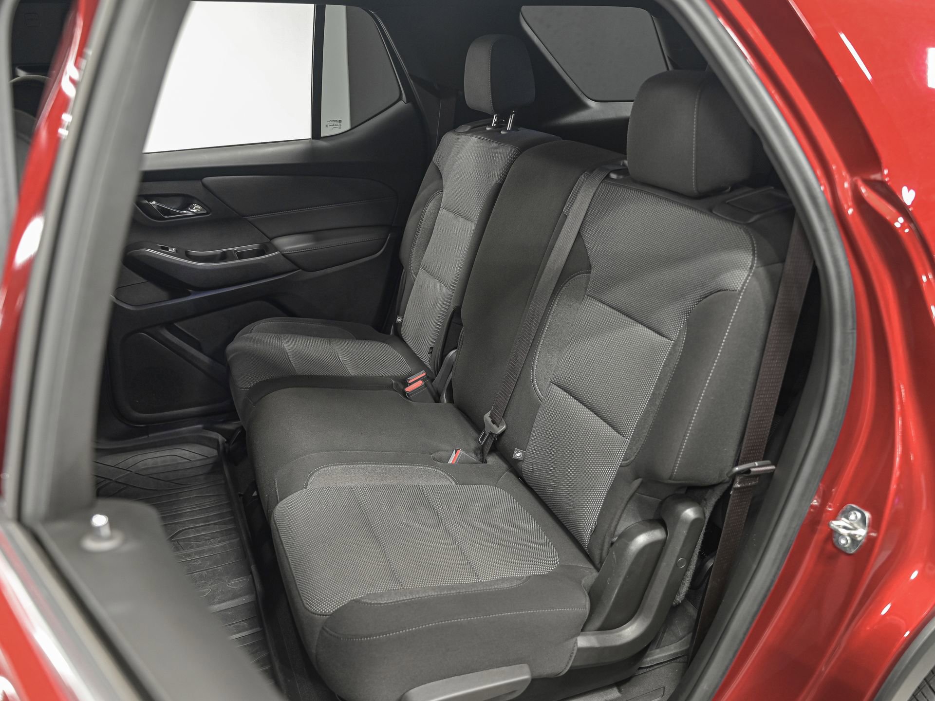 Used 2023 Chevrolet Traverse LT w/ LPO, Floor Liner Package image 27