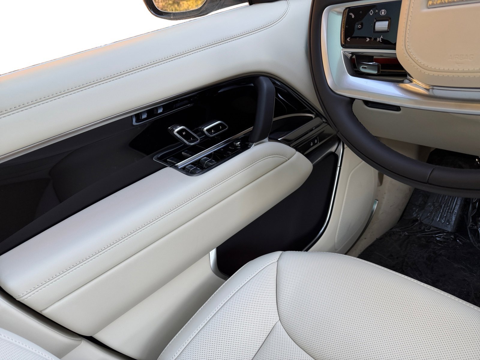 New 2026 Land Rover Range Rover SE AWD/4WD image 12