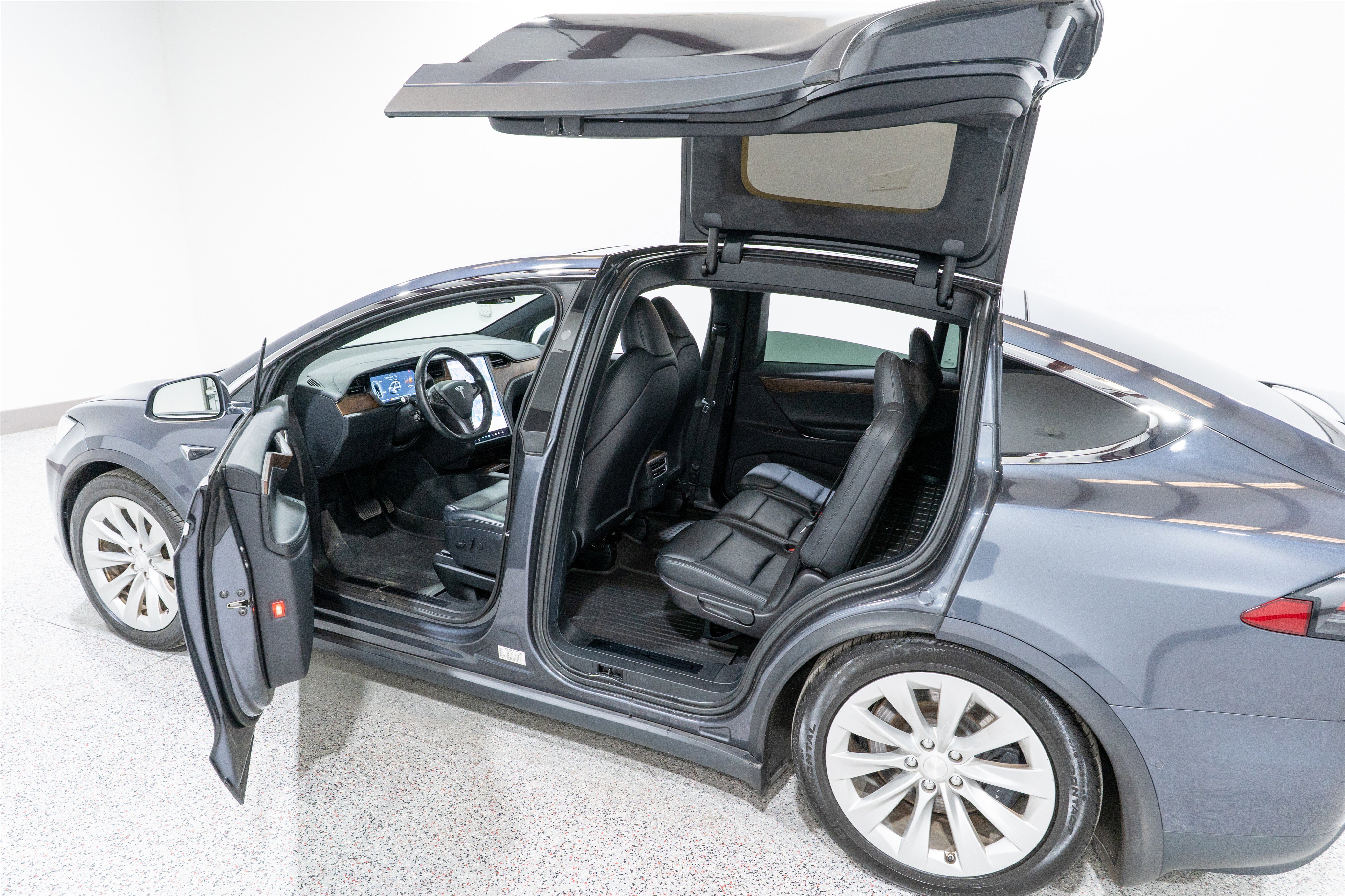 Used 2020 Tesla Model X Long Range image 12