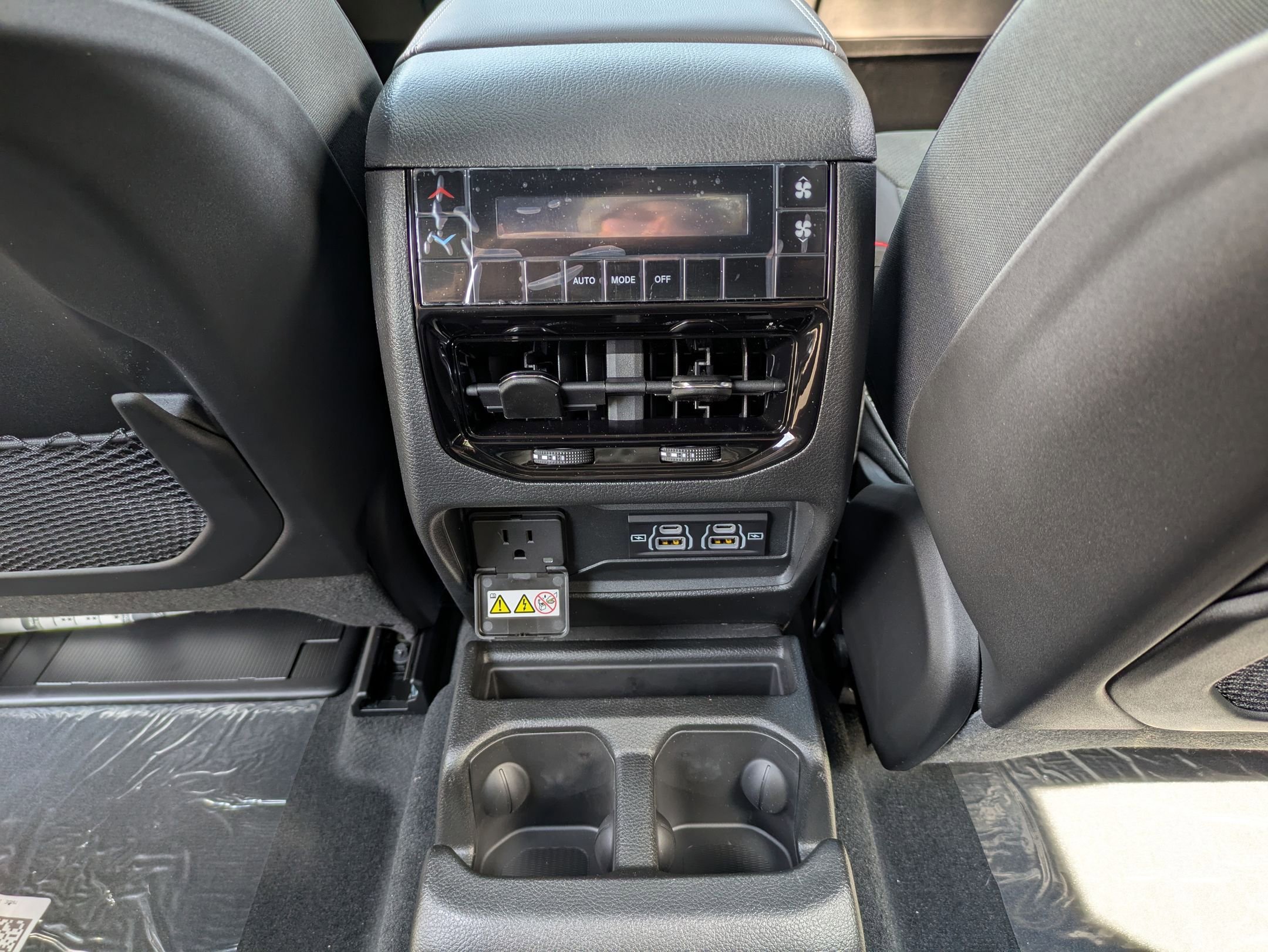 New 2025 Jeep Grand Cherokee L Altitude image 24