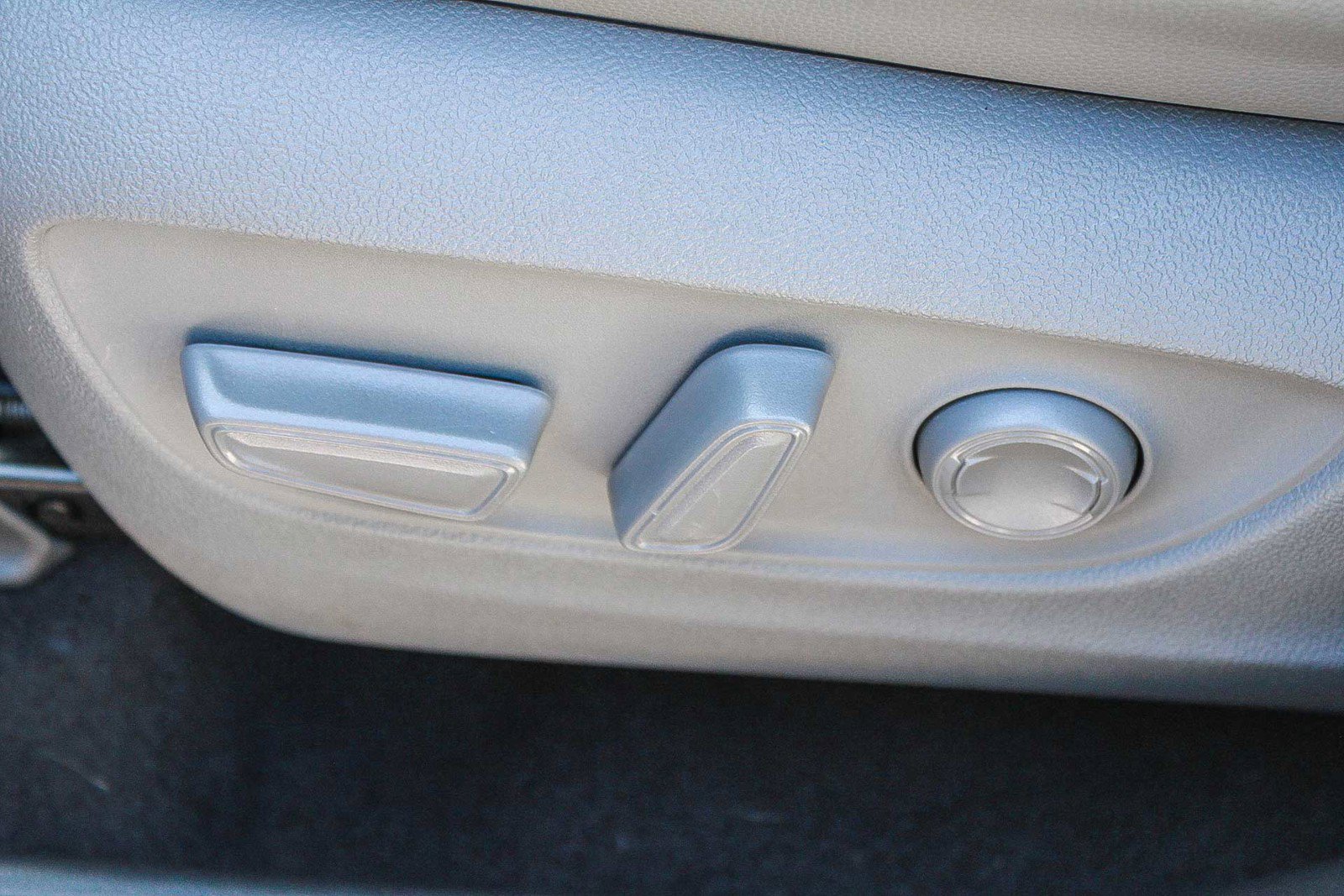 Used 2021 Toyota Highlander Limited FWD image 21