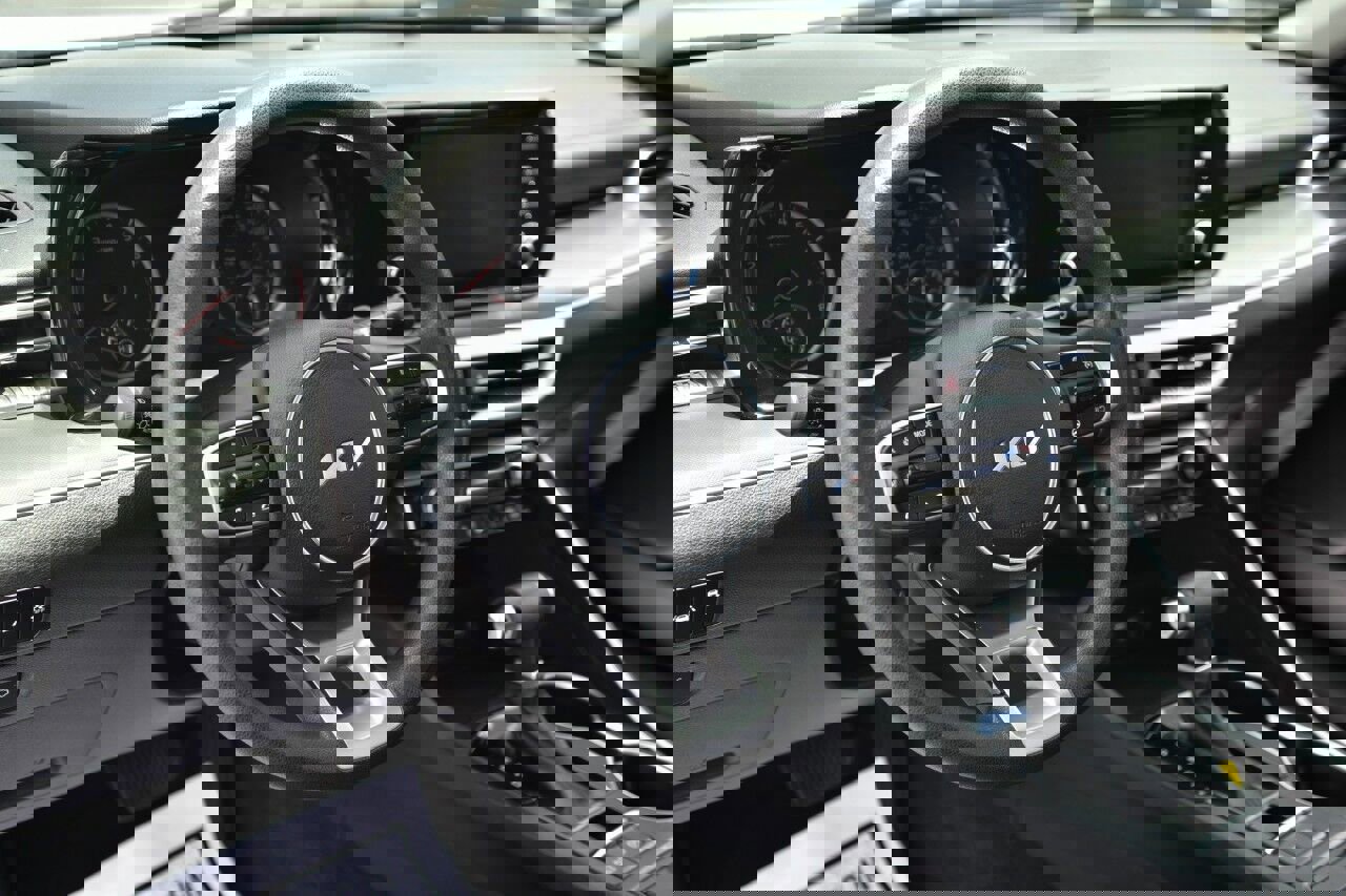 Used 2023 Kia K5 LXS image 8