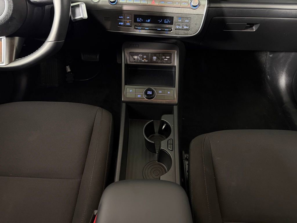 Used 2024 Hyundai Kona SEL image 16