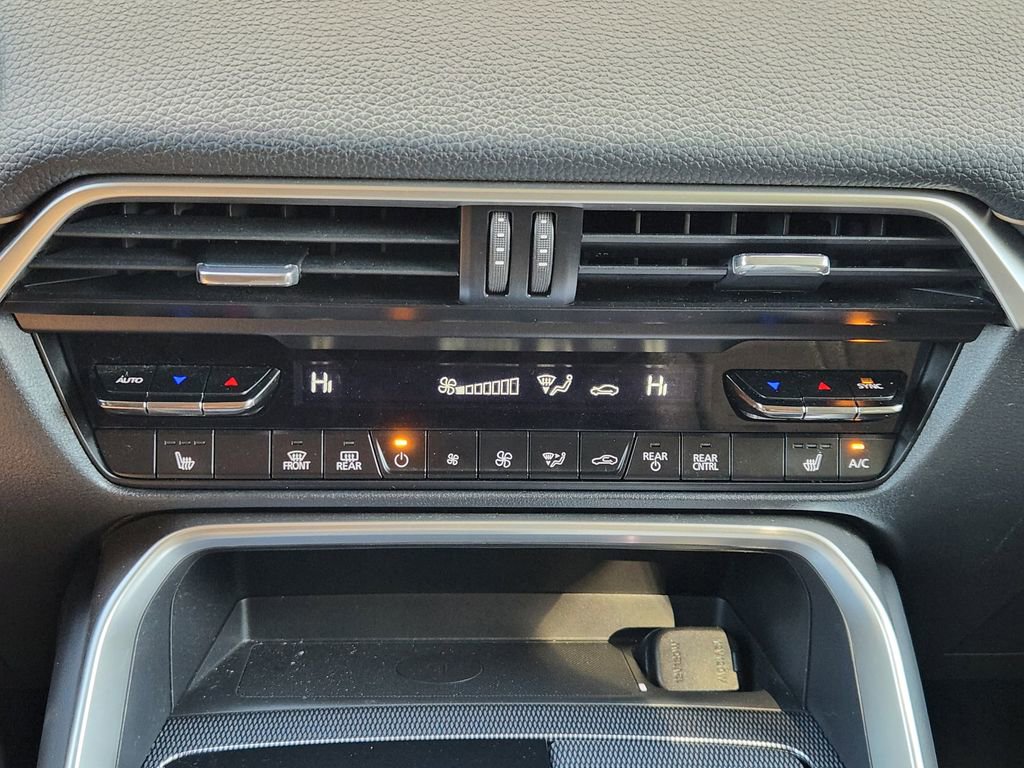 Used 2024 MAZDA CX-90 3.3 Turbo w/ Preferred Plus image 17