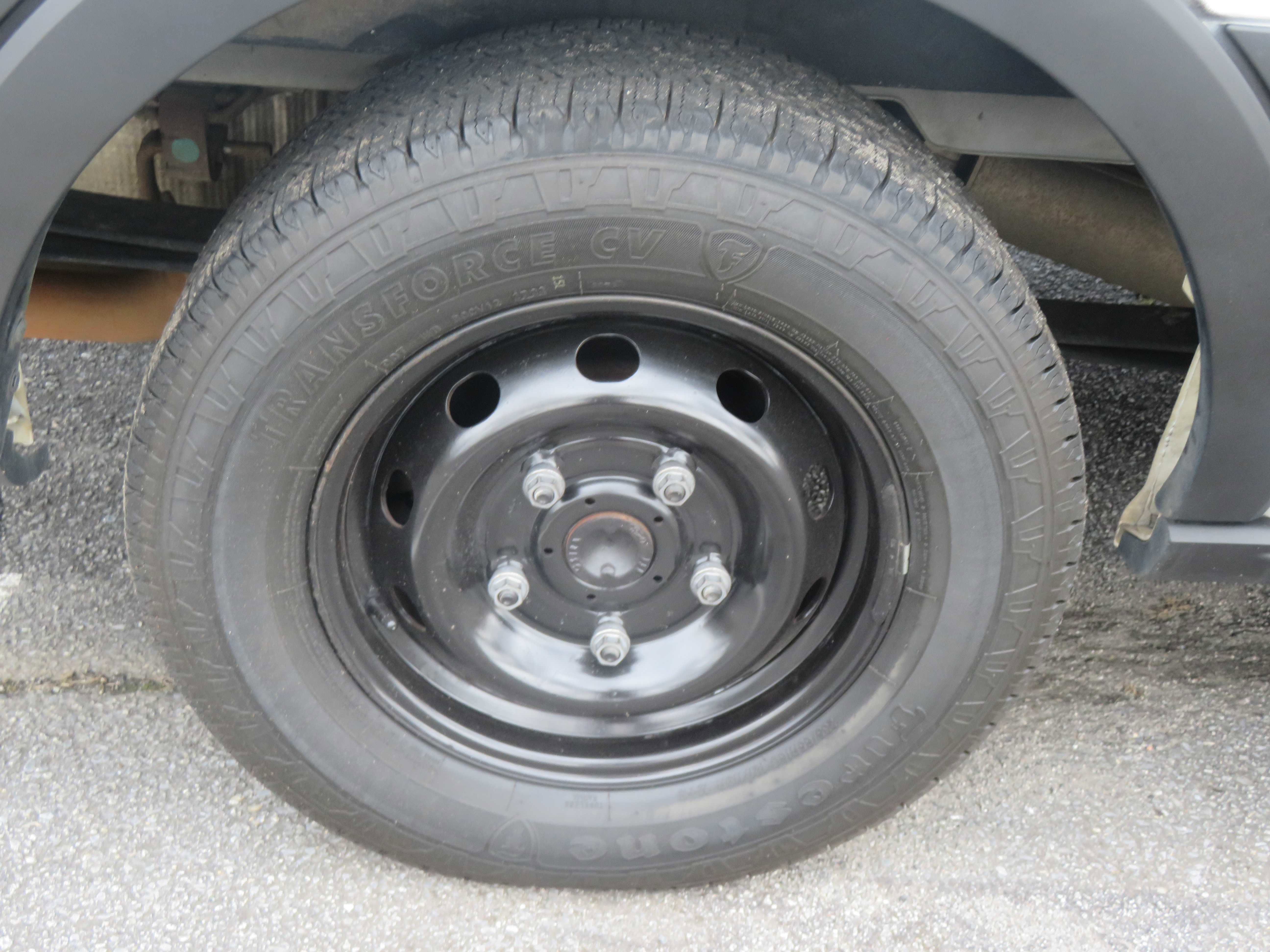 Used 2019 Ford Transit 150 XLT image 9