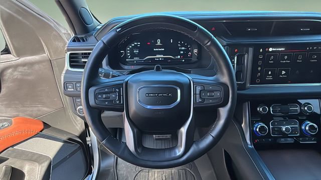 Used 2024 GMC Yukon XL Denali Ultimate image 11