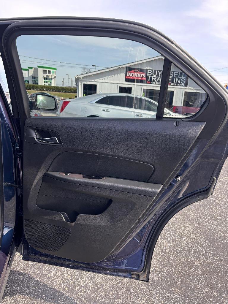 Used 2017 Chevrolet Equinox LT image 27