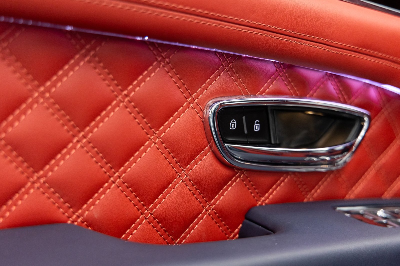 Used 2022 Bentley Bentayga image 23