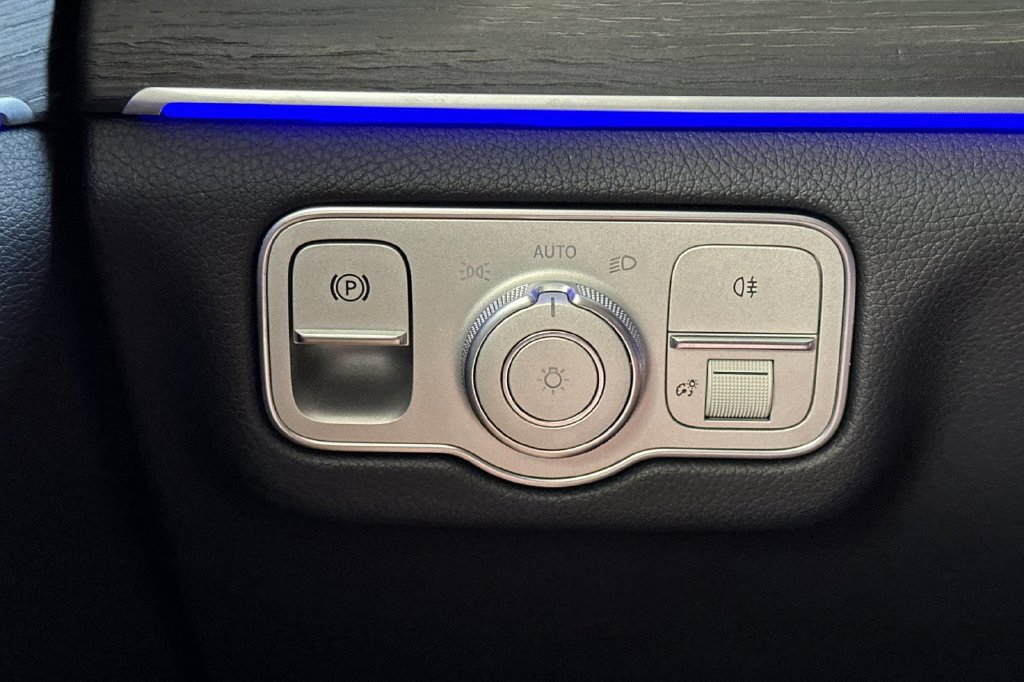 Certified 2025 Mercedes-Benz GLE 350 4MATIC image 32