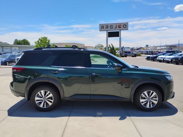 Used 2023 Nissan Pathfinder SL w/ Lighting Package (N92) AWD/4WD image 4