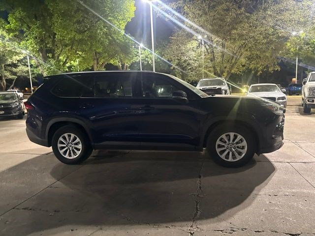 Used 2024 Toyota Grand Highlander AWD image 6