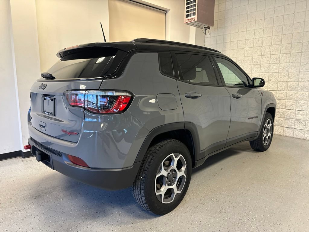 Used 2022 Jeep Compass Trailhawk w/ Trailhawk Convenience Group AWD/4WD image 23
