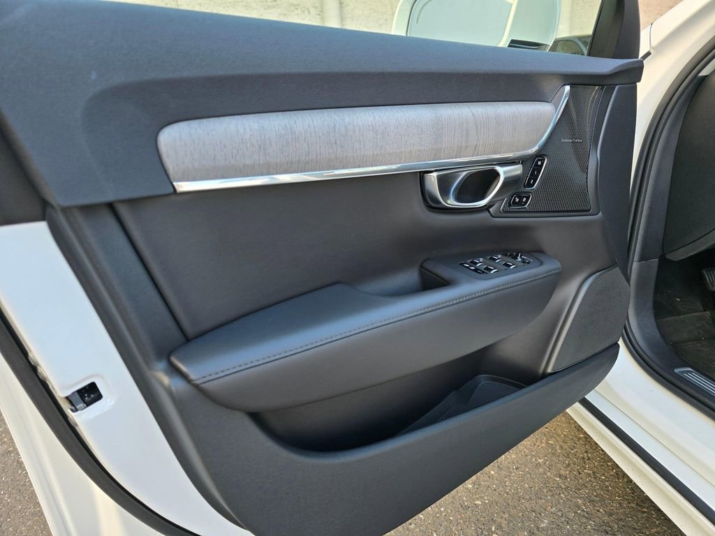 New 2025 Volvo S90 B6 Plus w/ Protection Package Premier image 19