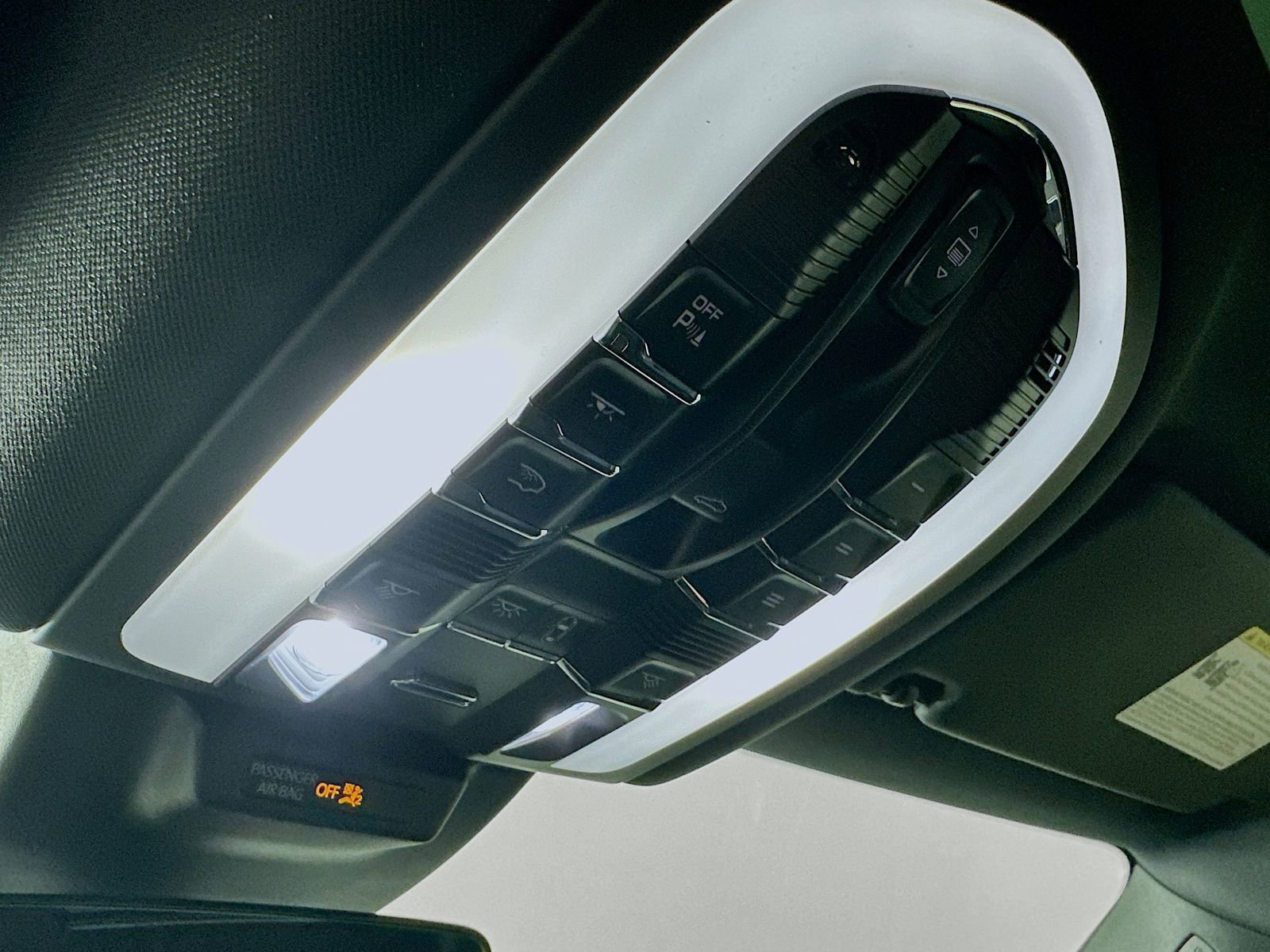 New 2026 Porsche Macan AWD/4WD image 29