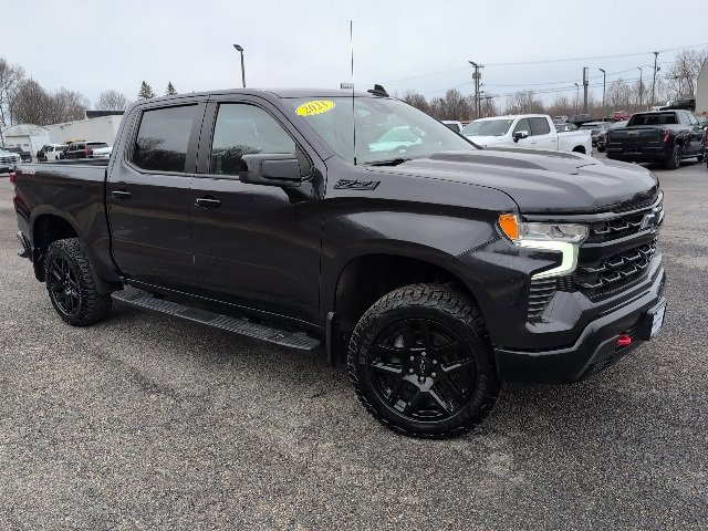 Used 2023 Chevrolet Silverado 1500 LT Trail Boss w/ LPO, Dark Essentials Package image 8