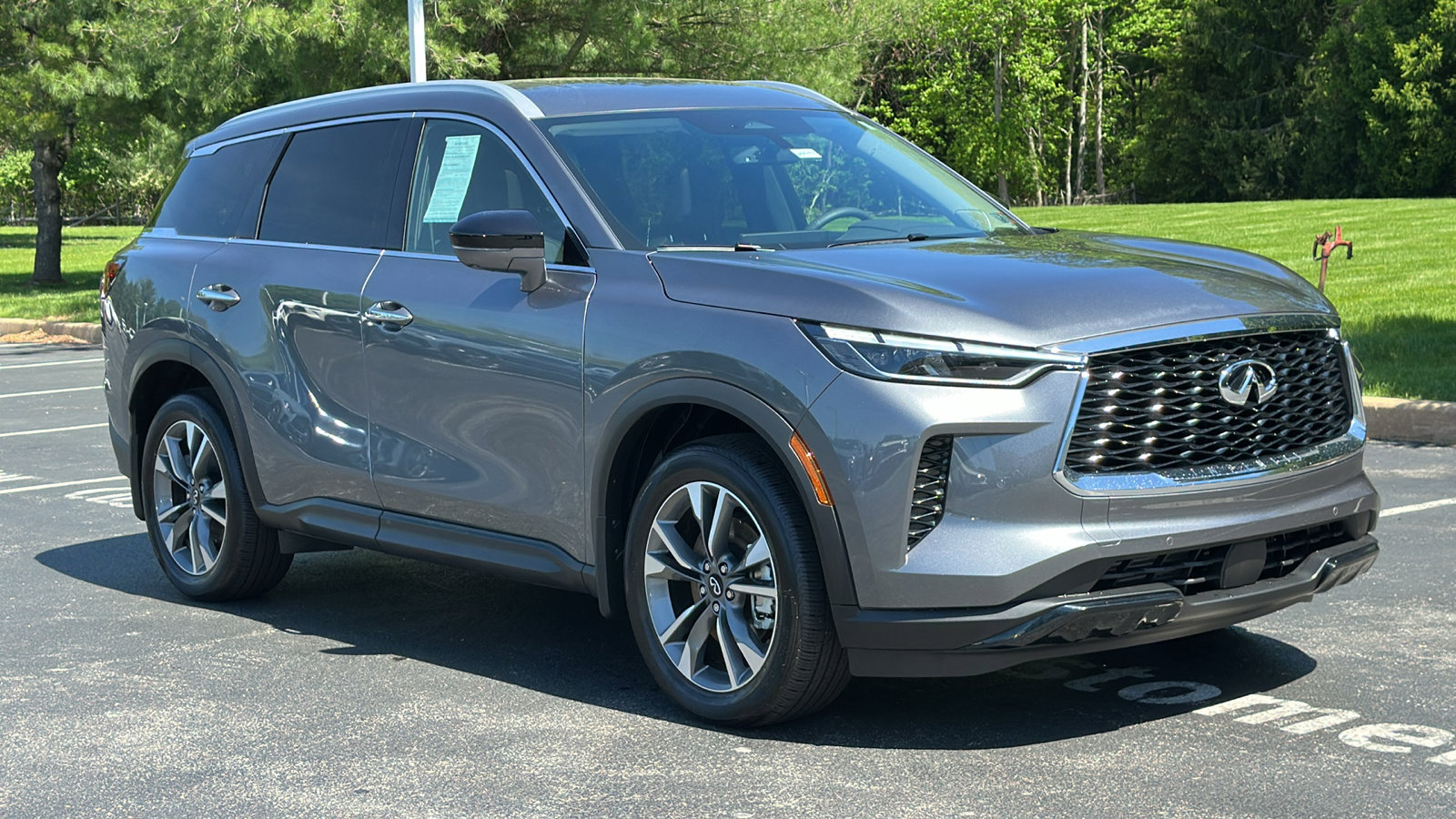 New 2025 INFINITI QX60 Luxe w/ Cargo Package image 2
