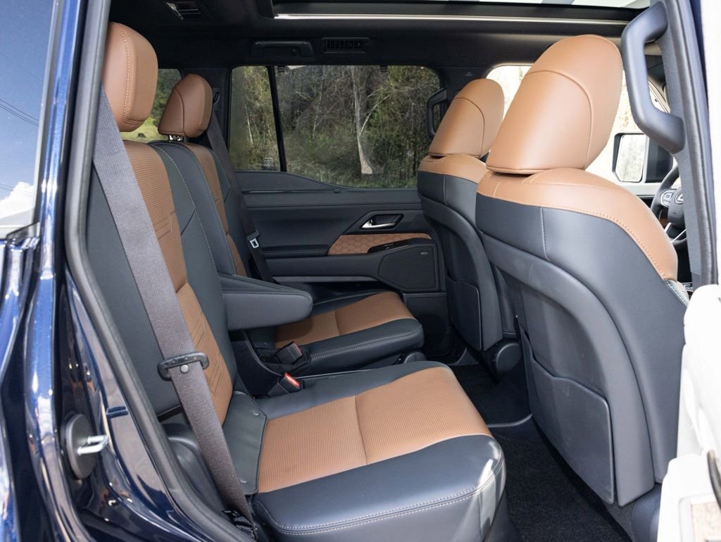 Used 2024 Lexus GX 550 w/ Accessory Package (2T) image 60