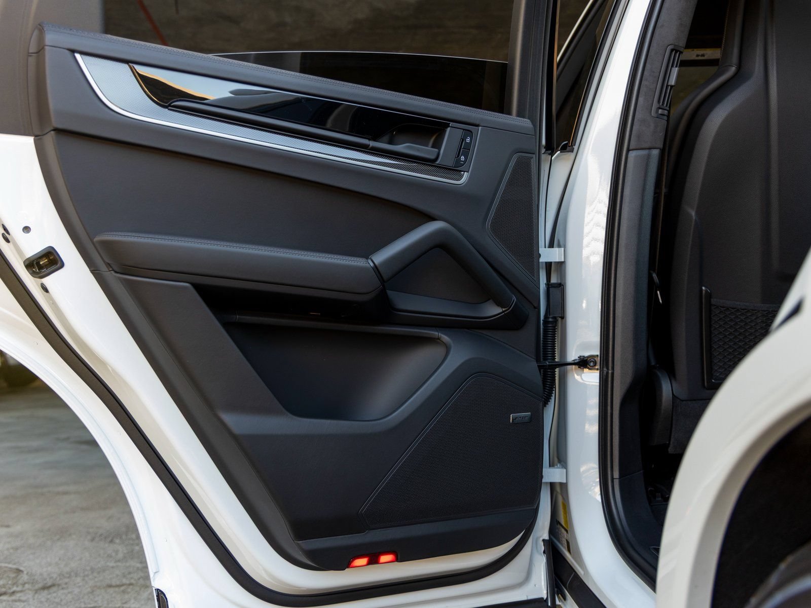 New 2025 Porsche Cayenne Turbo AWD/4WD image 41