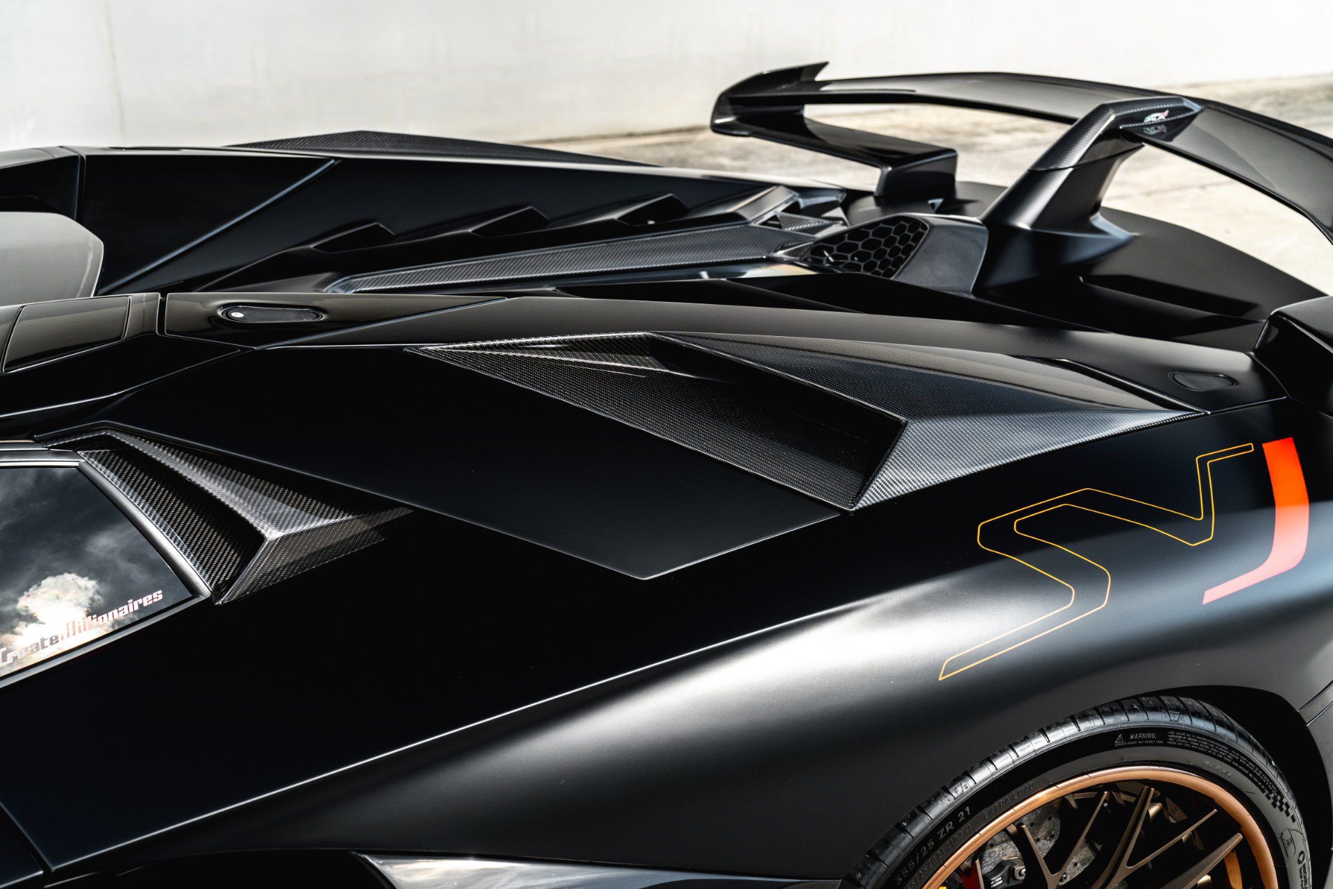 Used 2020 Lamborghini Aventador SVJ AWD/4WD image 24