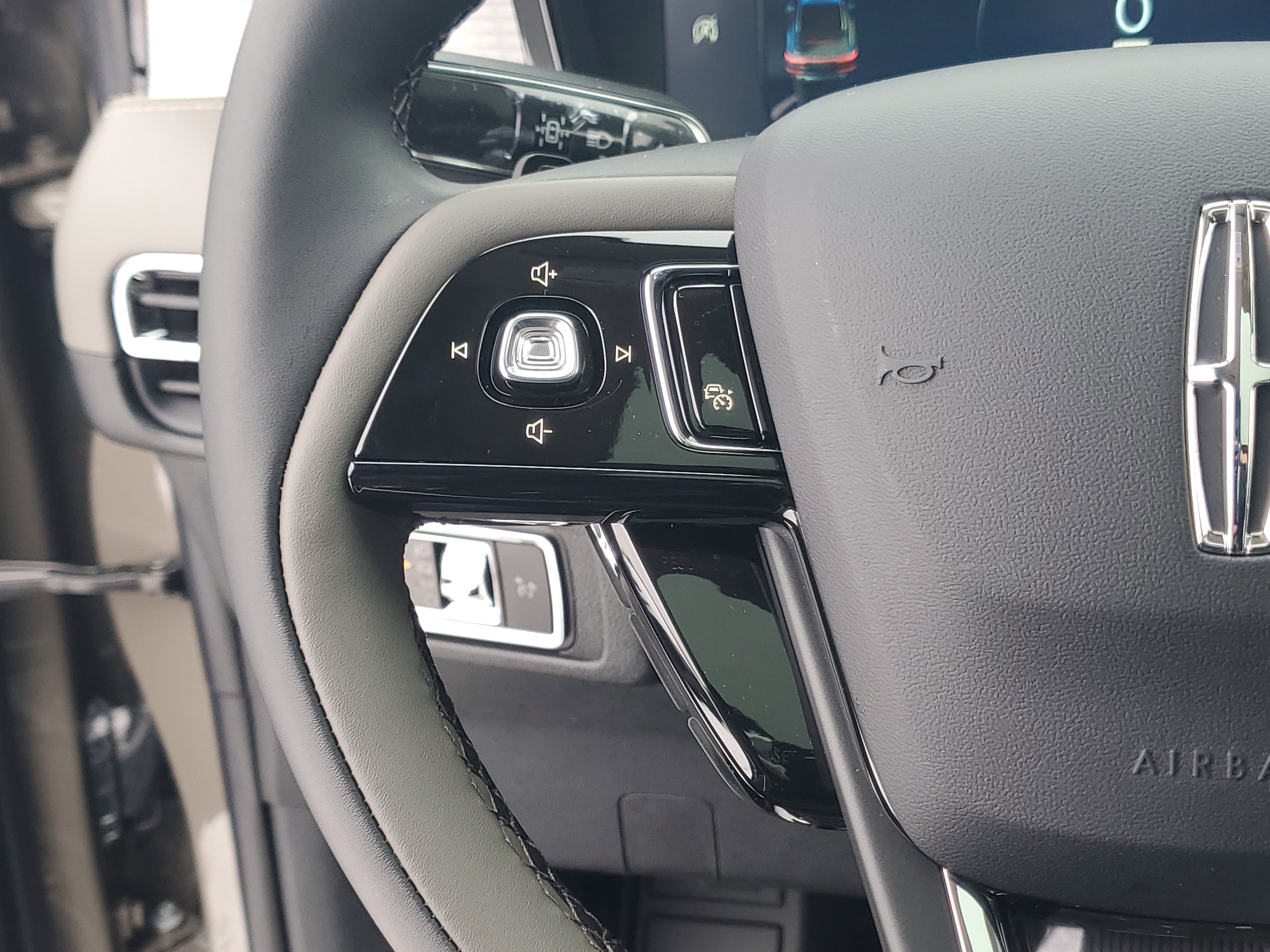 New 2026 Lincoln Corsair Premiere image 17