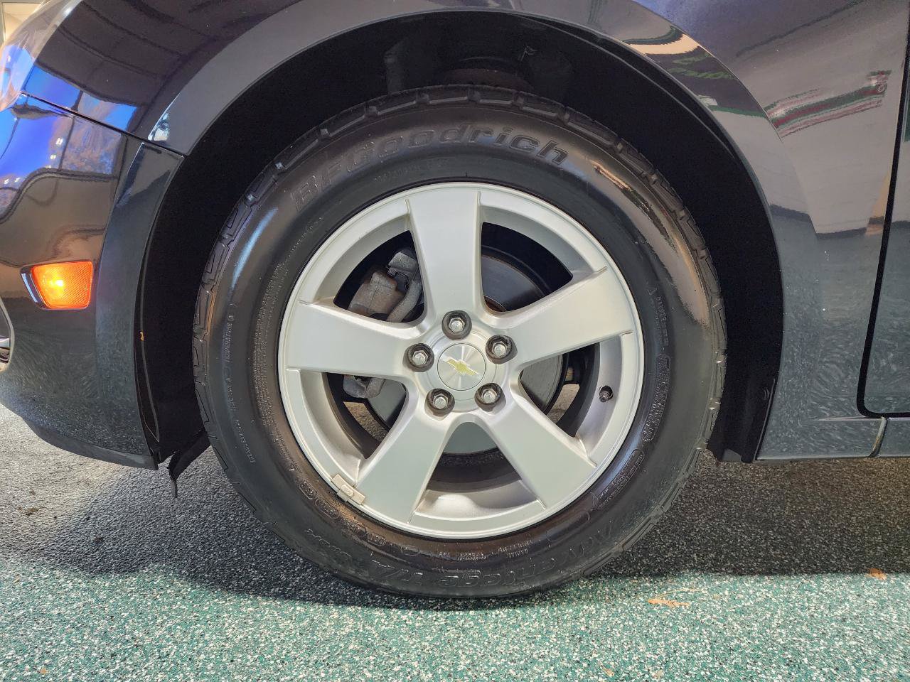 Used 2016 Chevrolet Cruze LT FWD image 12