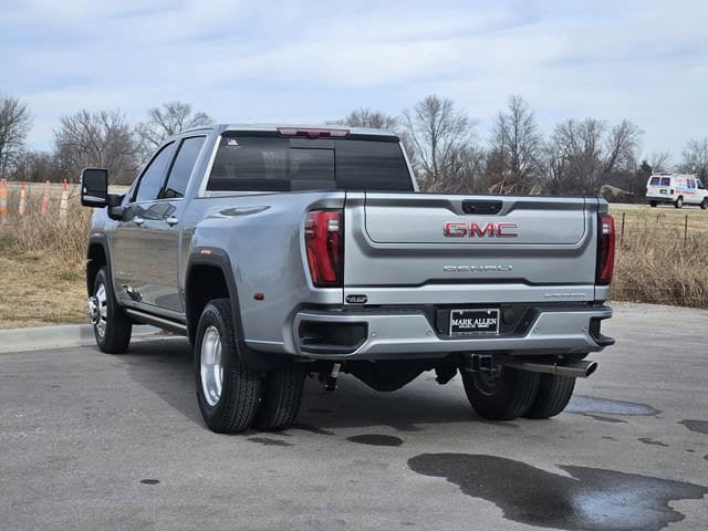 New 2026 GMC Sierra 3500 Denali w/ Denali Reserve Package AWD/4WD image 3